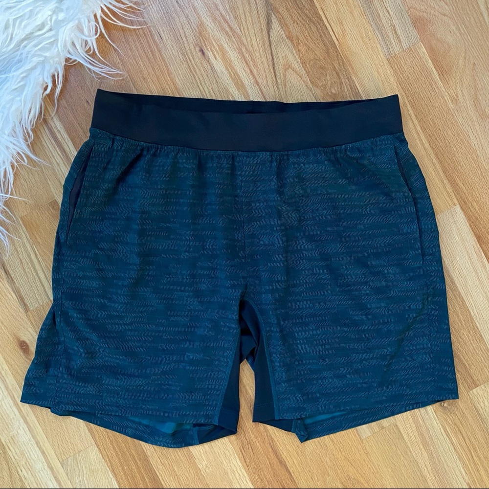 Lululemon Green Print Shorts 7 “ unlined